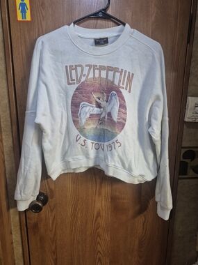 Led Zeppelin Graphic Crewneck Sweatshirt - Cream with Vintage Print. Box 46